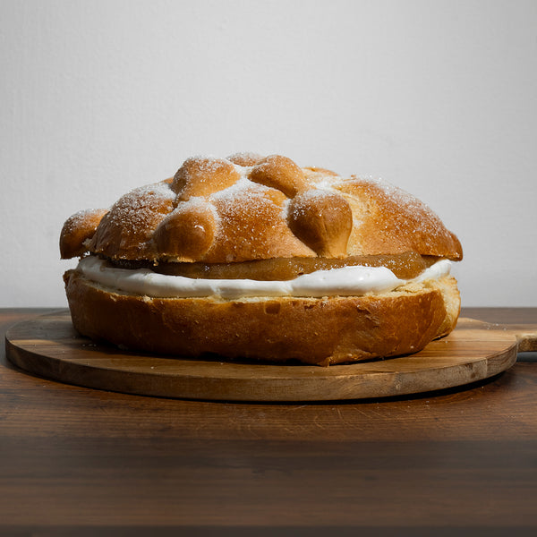 Pan de muerto relleno grande